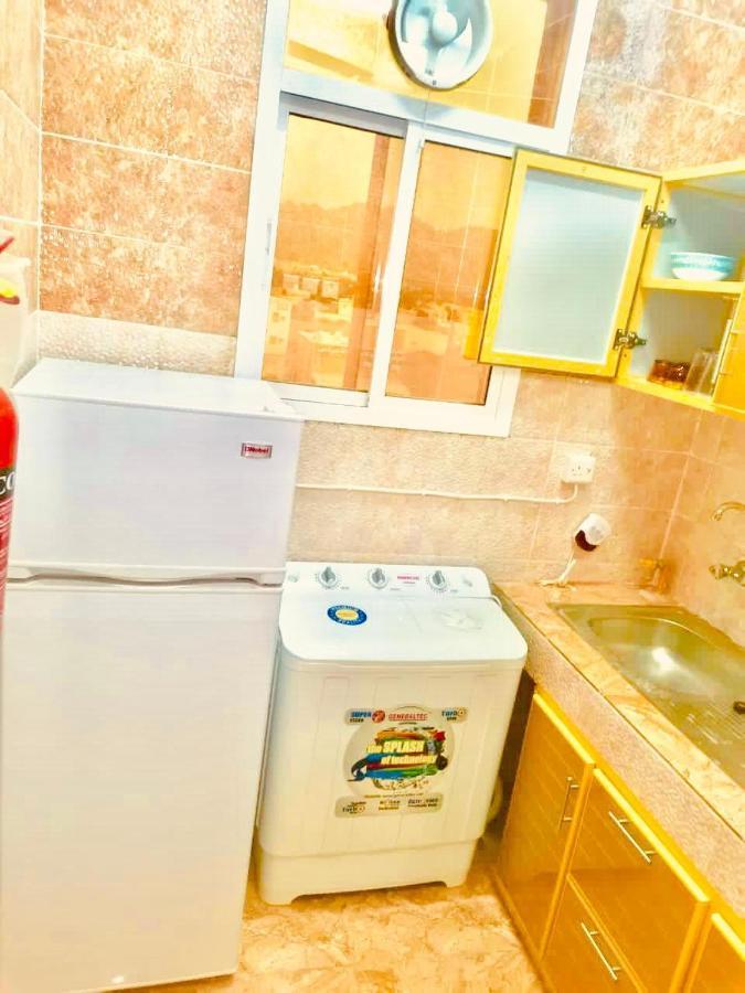 अपार्टमेंट الرستاق
